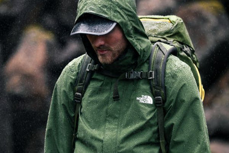 Layering-ul perfect pentru ture de munte în octombrie