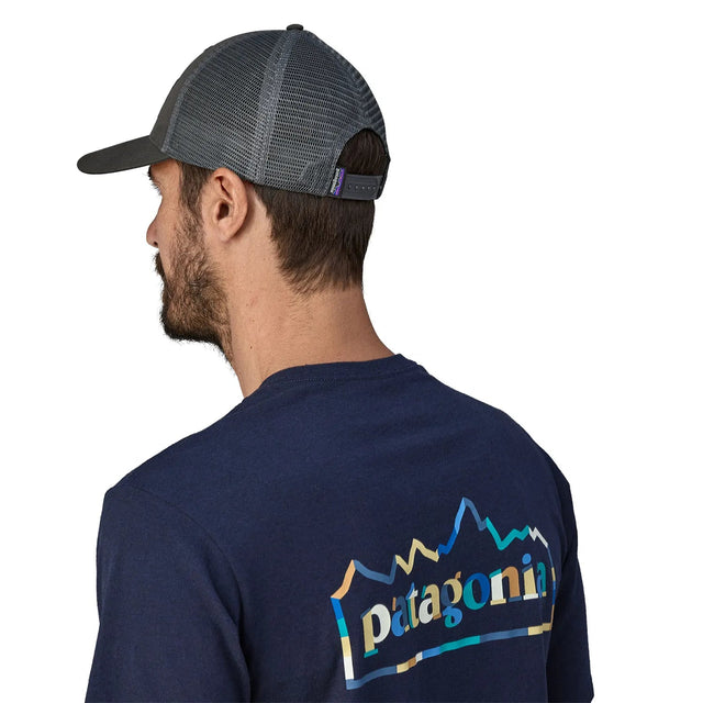 Sapca Unisex Patagonia P-6 Logo LoPro Trucker Sapca Unisex Patagonia P-6 Logo LoPro Trucker