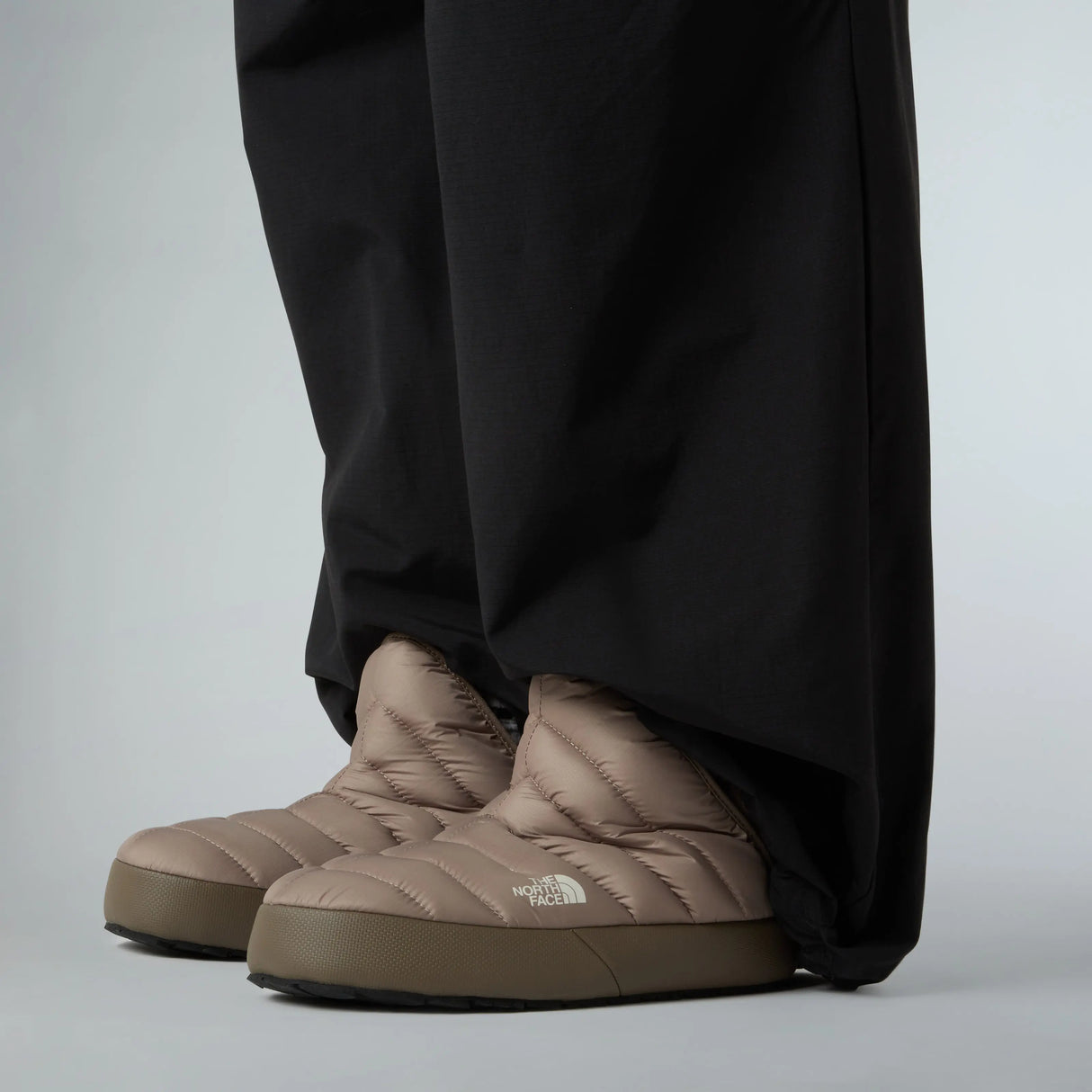 Papuci The North Face W Thermoball Traction   Papuci The North Face W Thermoball Traction