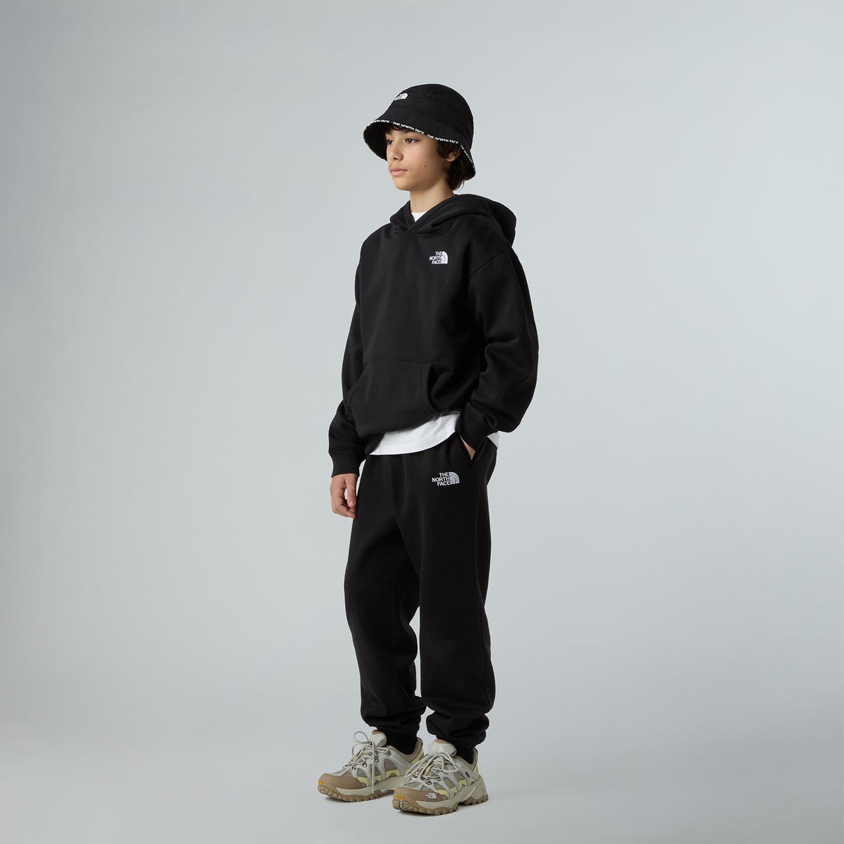 Pantaloni Copii The North Face Teen Essential Loose Joggers   Pantaloni Copii The North Face Teen Essential Loose Joggers