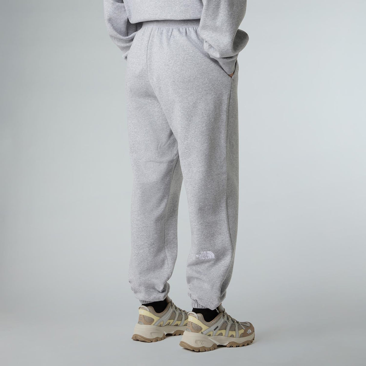 Pantaloni Femei The North Face W Essential Relaxed Straight Jogger Pantaloni Femei The North Face W Essential Relaxed Straight Jogger