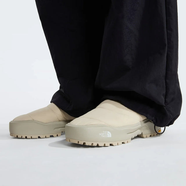 Pantofi Sport Unisex The North Face Base Camp Thermoball Mule Pantofi Sport Unisex The North Face Base Camp Thermoball Mule