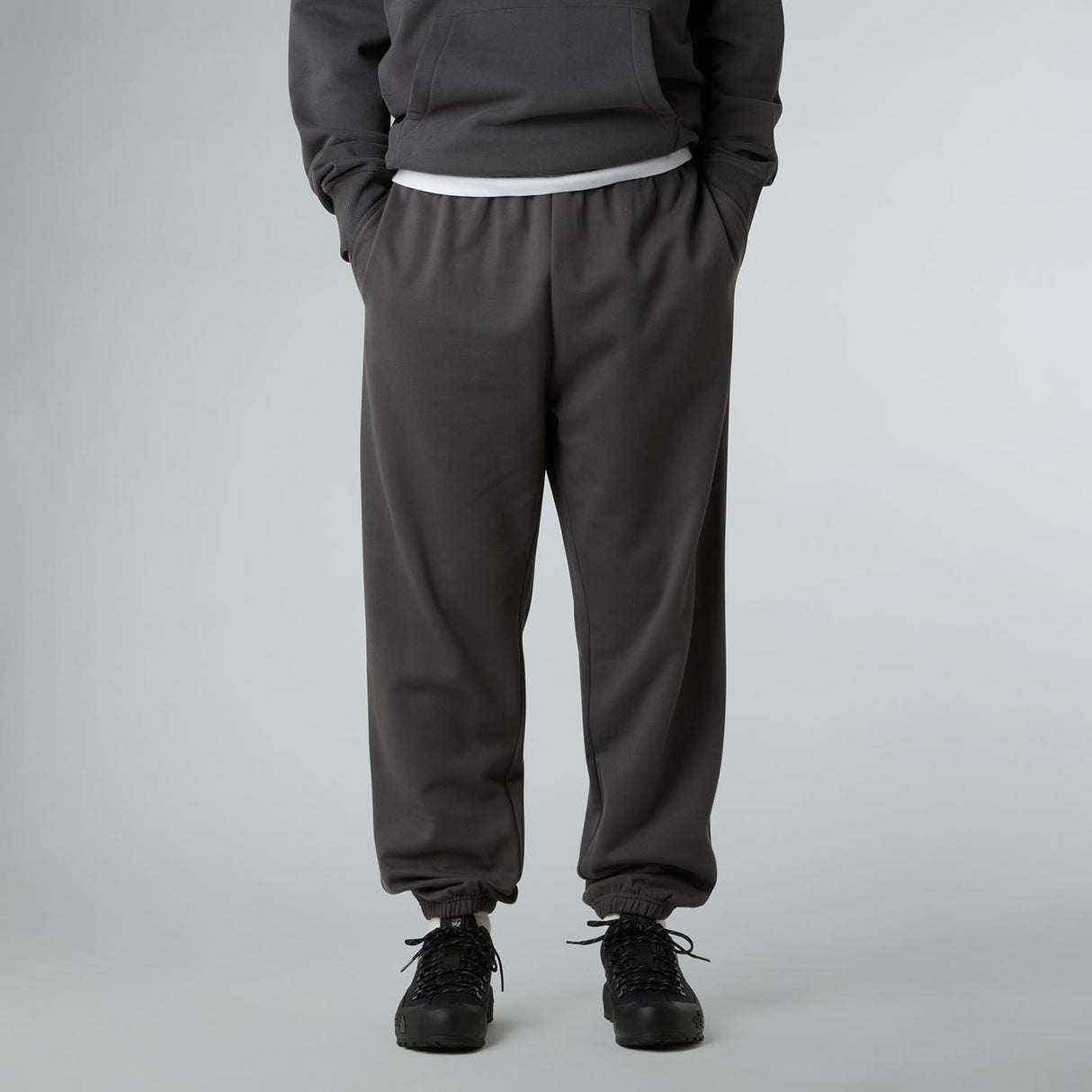 Pantaloni Unisex The North Face U Expedition Celebration Relaxed Jogger - Graphic   Pantaloni Unisex The North Face U Expedition Celebration Relaxed Jogger - Graphic
