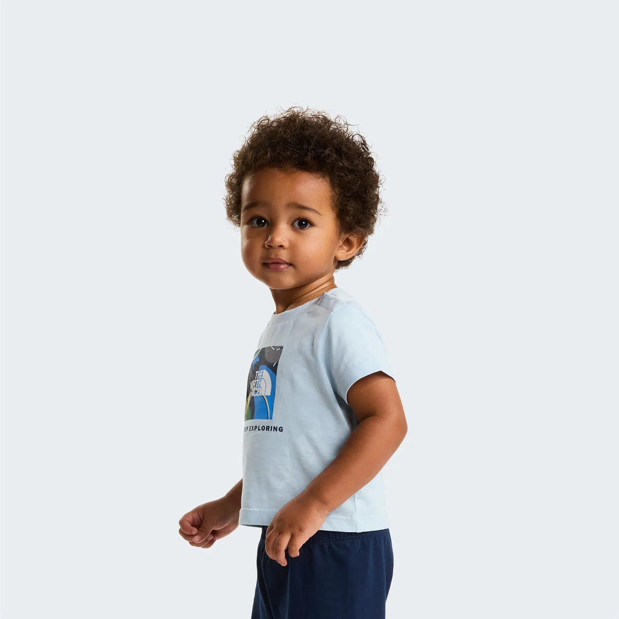 Set Copii Tricou & Pantaloni Scurti The North Face Baby Box NSE Play Regular Cotton Graphic Set Copii Tricou & Pantaloni Scurti The North Face Baby Box NSE Play Regular Cotton Graphic