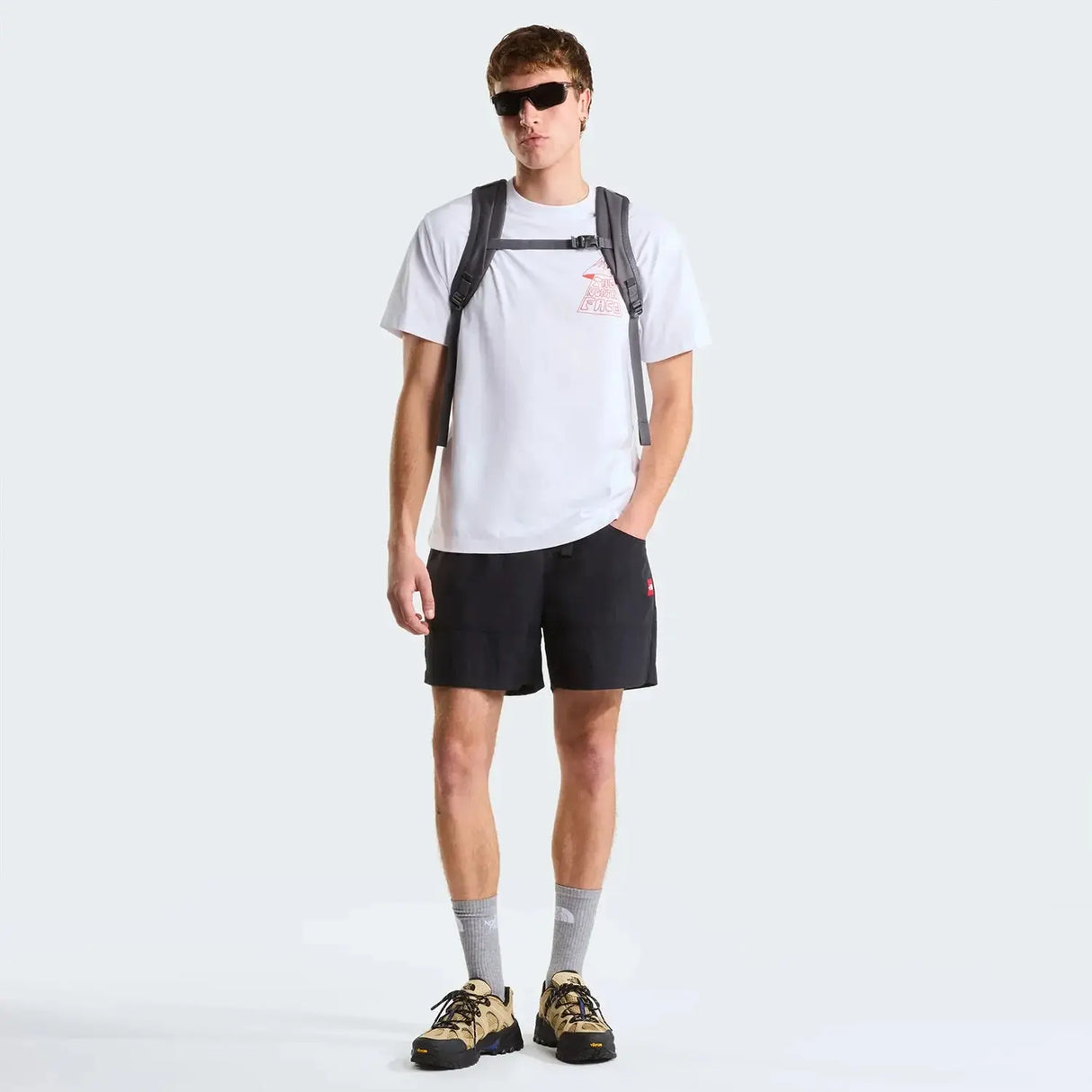 Tricou Barbati The North Face M Mountain Play Relaxed Graphic Tricou Barbati The North Face M Mountain Play Relaxed Graphic