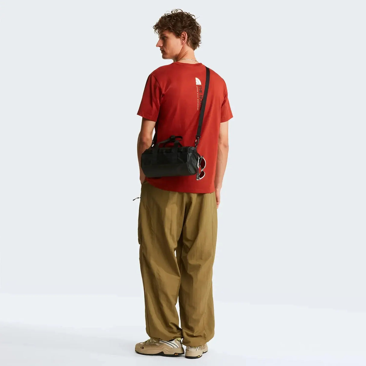 Tricou Barbati The North Face M Vertical Regular Graphic Tricou Barbati The North Face M Vertical Regular Graphic