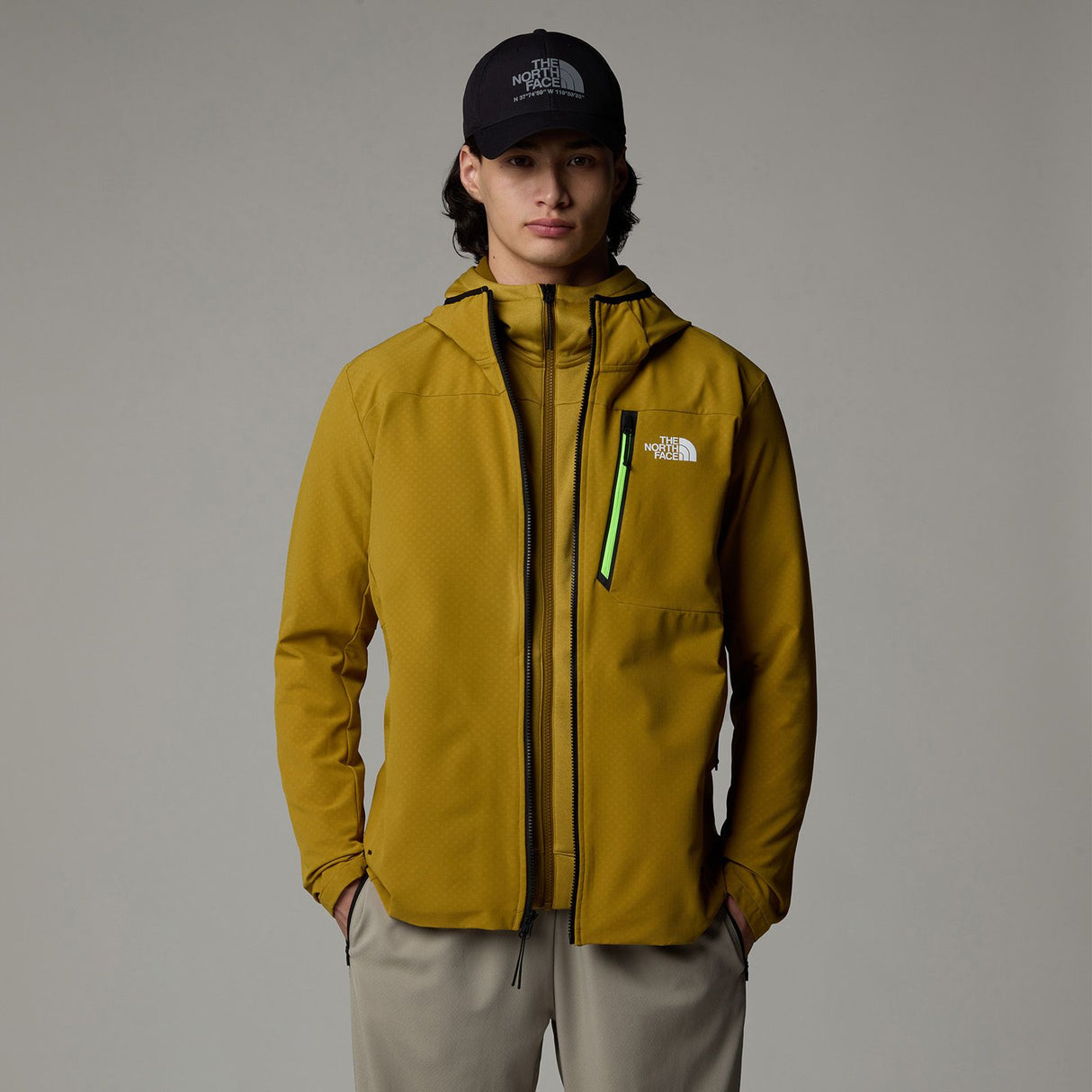 Geaca Barbati The North Face M Mountain Athletics Softshell Geaca Barbati The North Face M Mountain Athletics Softshell