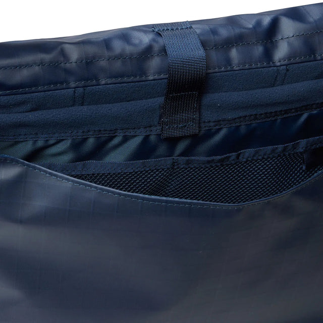 Geanta Barbati The North Face Base Camp Voyager Messenger Geanta Barbati The North Face Base Camp Voyager Messenger