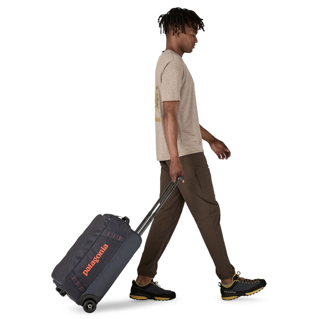Geanta Unisex Patagonia Black Hole Wheeled Duffel 40l Geanta Unisex Patagonia Black Hole Wheeled Duffel 40l