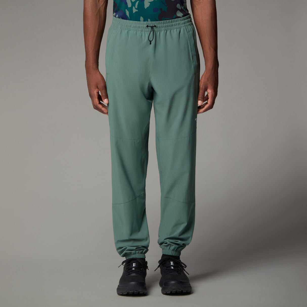 Pantaloni Barbati The North Face M Mountain Athletics Wind Pantaloni Barbati The North Face M Mountain Athletics Wind