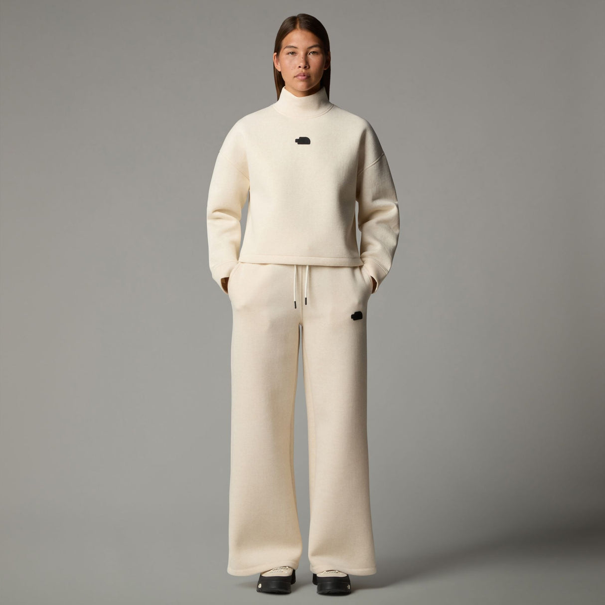 Pantaloni Femei The North Face W Wide Leg Jogger Pantaloni Femei The North Face W Wide Leg Jogger