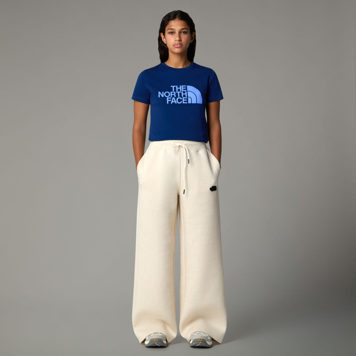 Tricou Femei The North Face W Easy Tricou Femei The North Face W Easy