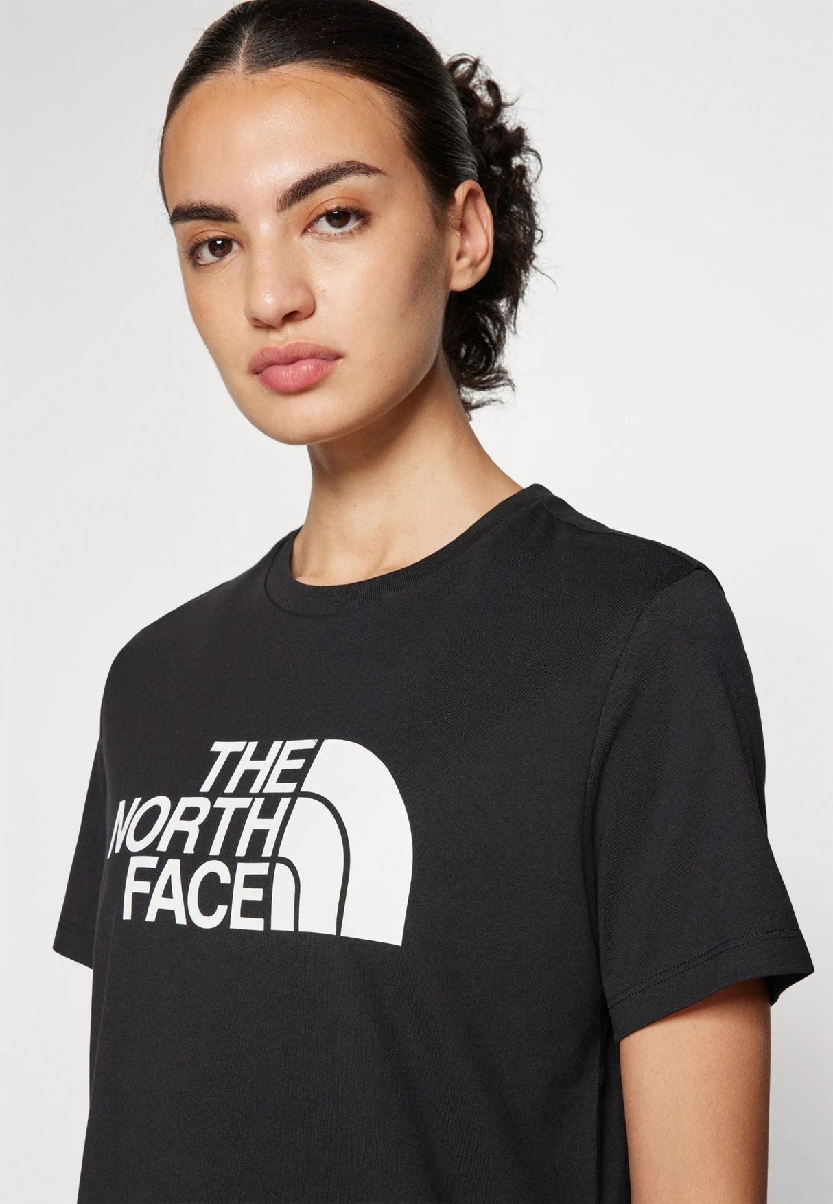 Tricou Femei The North Face W Relaxed Easy Tricou Femei The North Face W Relaxed Easy