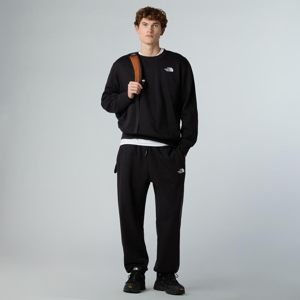 Bluza Barbati The North Face M Essential Relaxed Crew