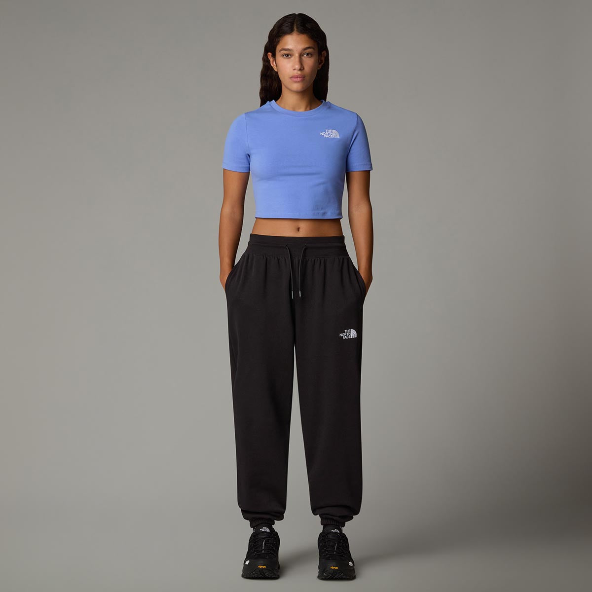 Pantaloni Femei The North Face W Essential Relaxed Straight Jogger   Pantaloni Femei The North Face W Essential Relaxed Straight Jogger