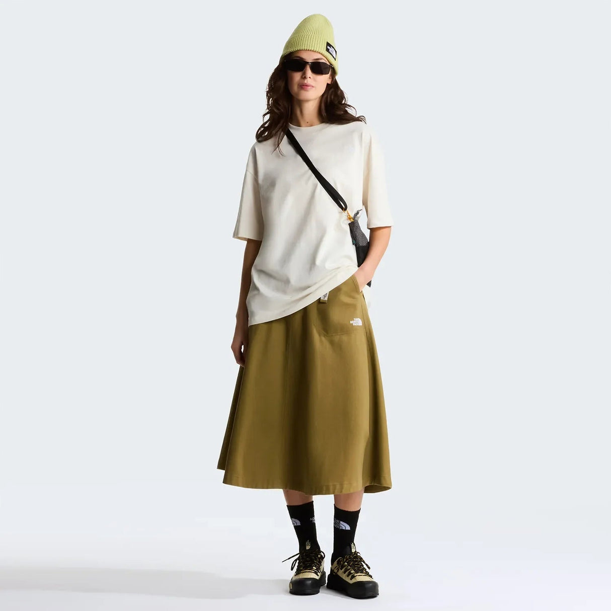 Tricou Femei The North Face W TNF Essential Simple Dome Oversized   Tricou Femei The North Face W TNF Essential Simple Dome Oversized