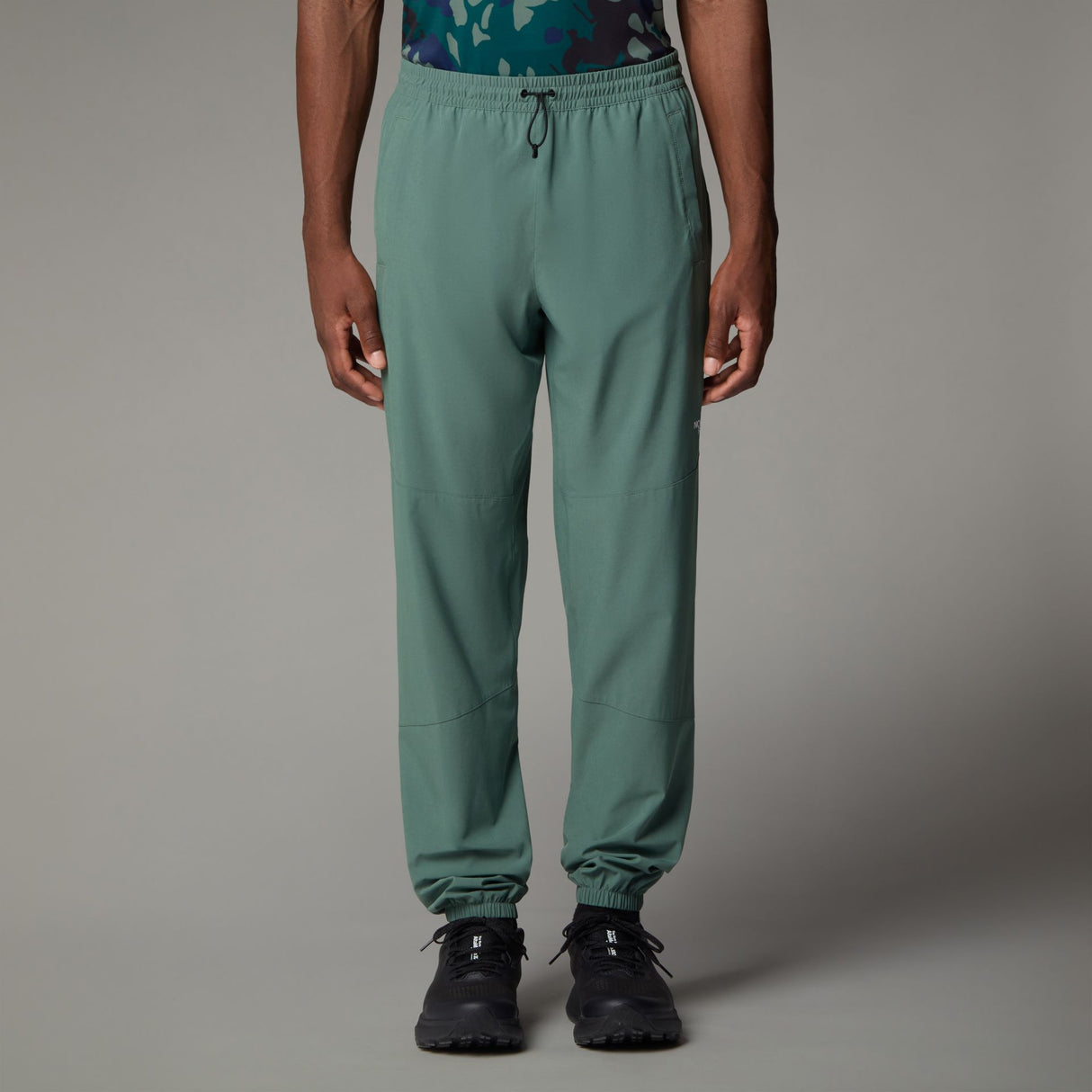 Pantaloni Barbati The North Face M Mountain Athletics Wind