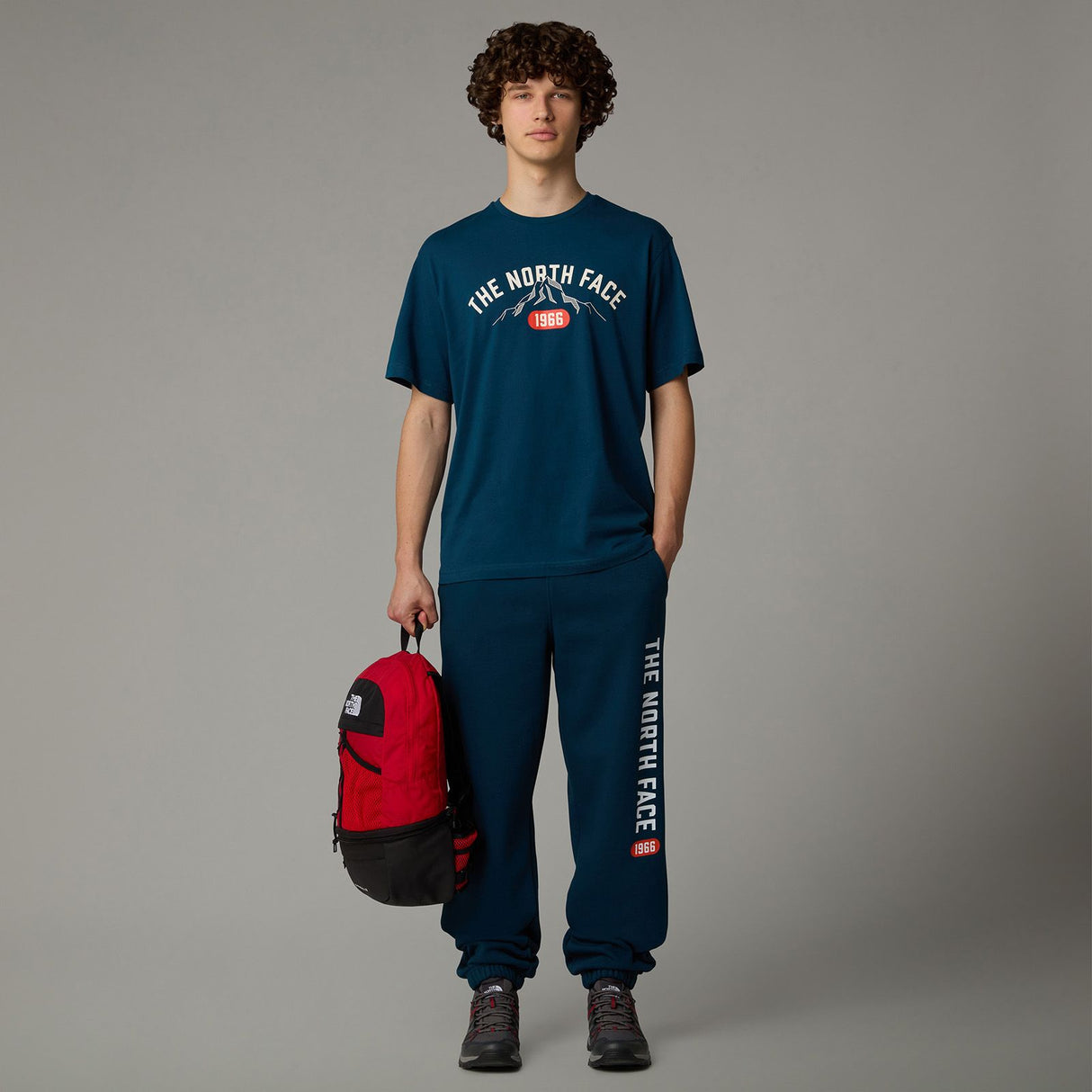 Pantaloni Barbati The North Face M Varsity Graphic